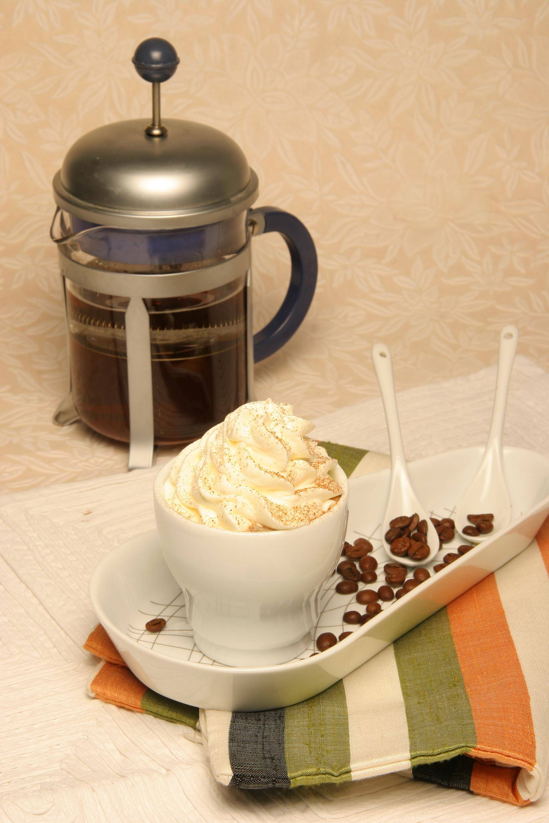 Café quente com especiarias e natas - Receita Companion | Moulinex