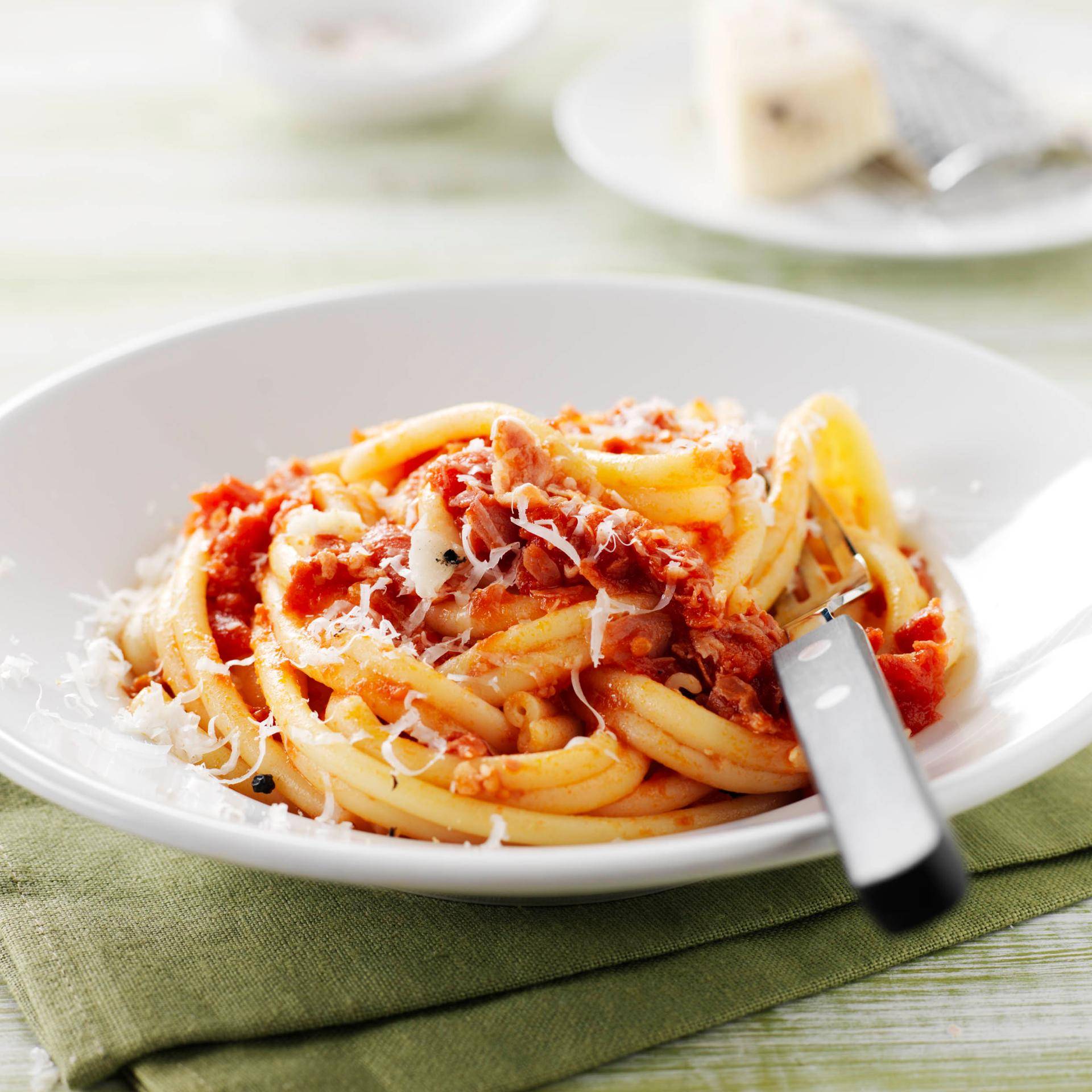 Bucatini all'amatriciana - Receita Companion | Moulinex