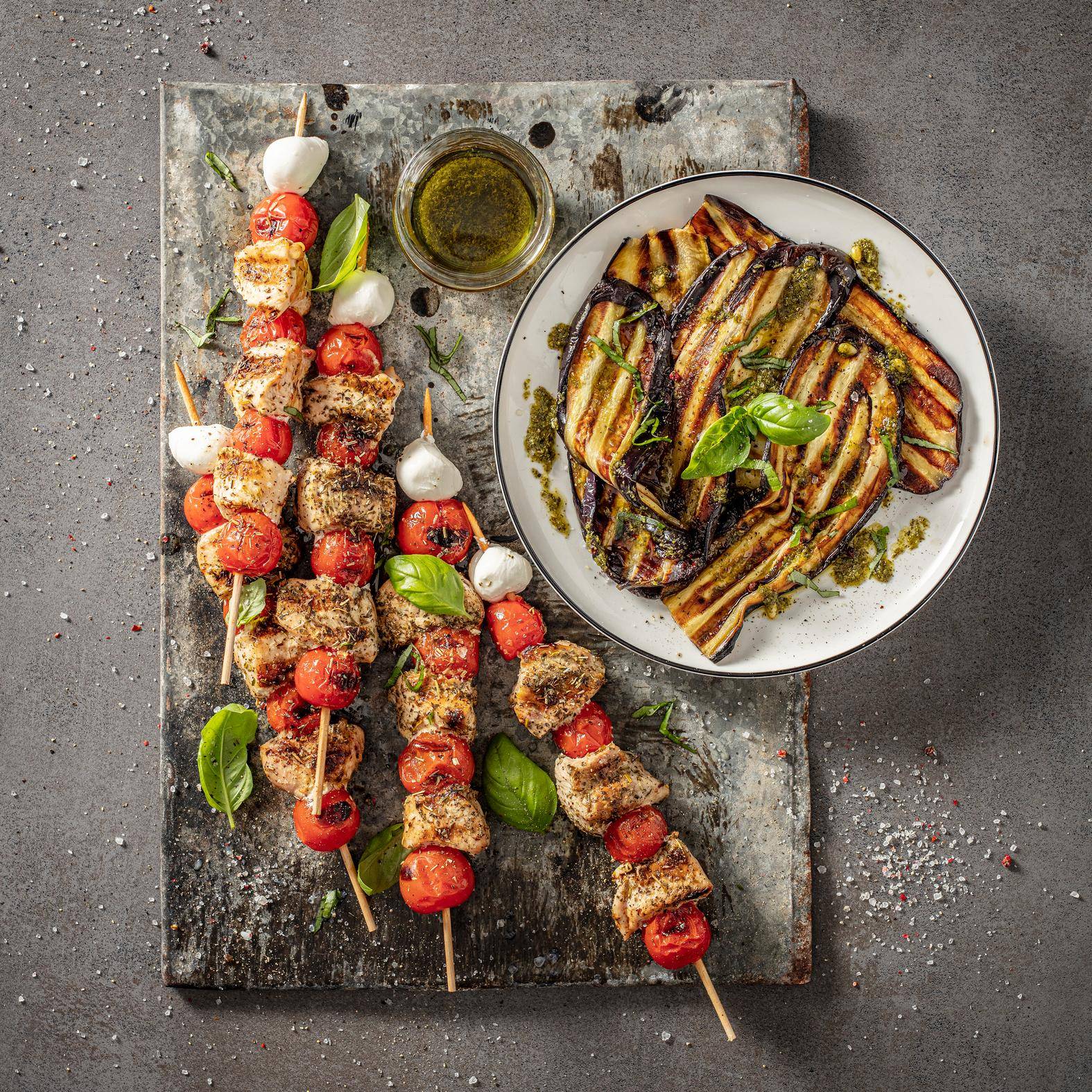 Espetadas de frango Caprese com beringelas grelhadas - Receita OptiGrill 2in1 XL | Moulinex
