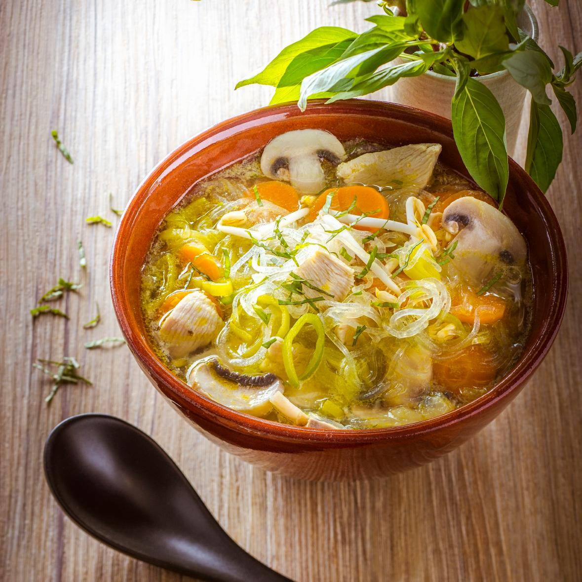 Canja de frango à moda chinesa - Receita Companion Connect | Moulinex