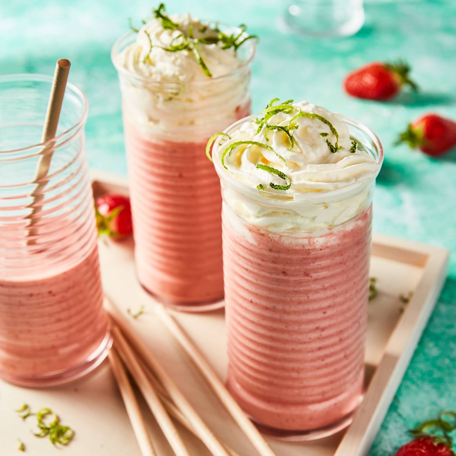 Batido de morango, gelado de baunilha e chantilly de lima - Receita Perfectmix + | Moulinex