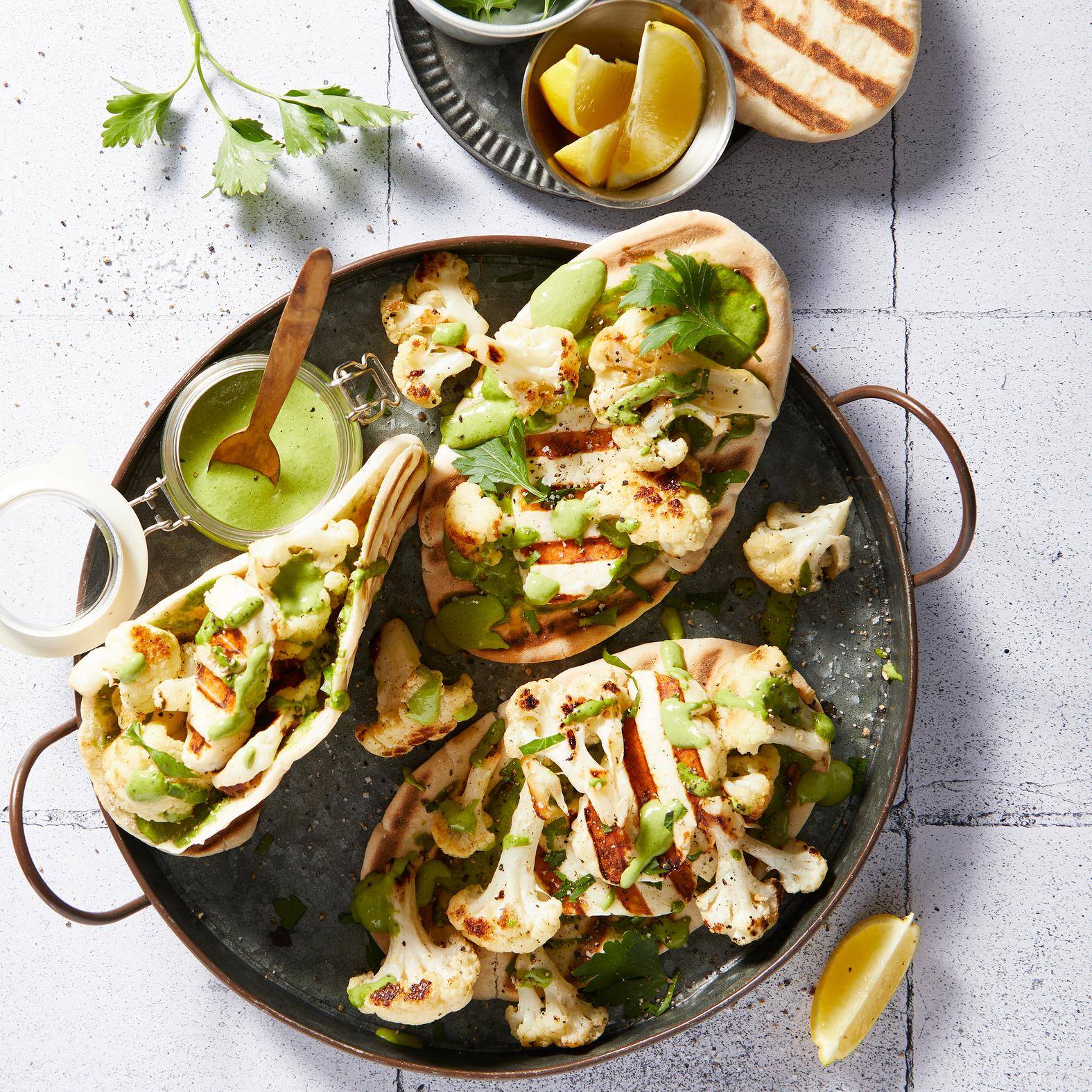 Pita vegetariana de halloumi grelhada com couve-flor - Receita OptiGrill 2in1 | Moulinex