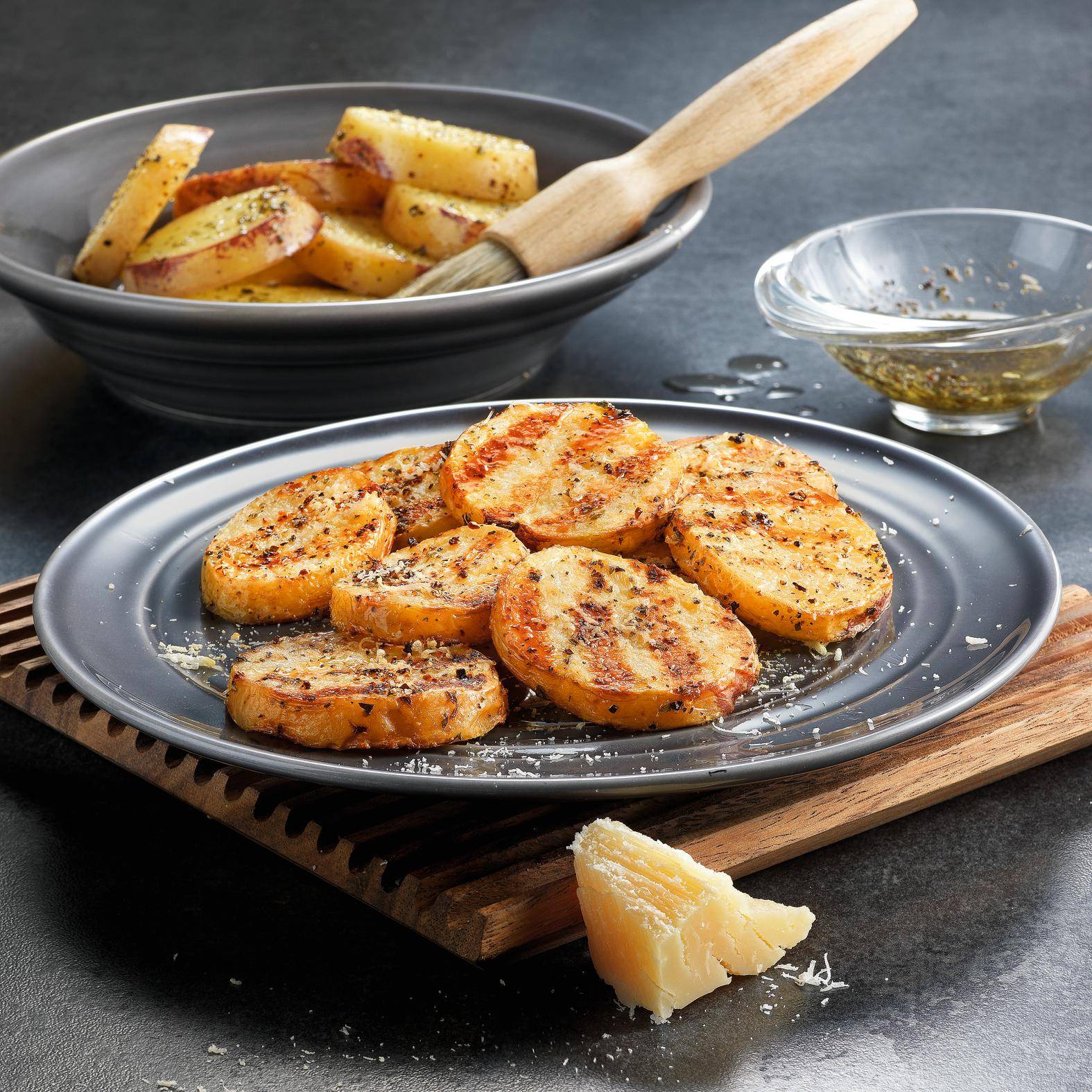 Batatas com queijo parmesão e ervas - Receita EASY FRY & GRILL 2 in 1 DIGITAL | Moulinex