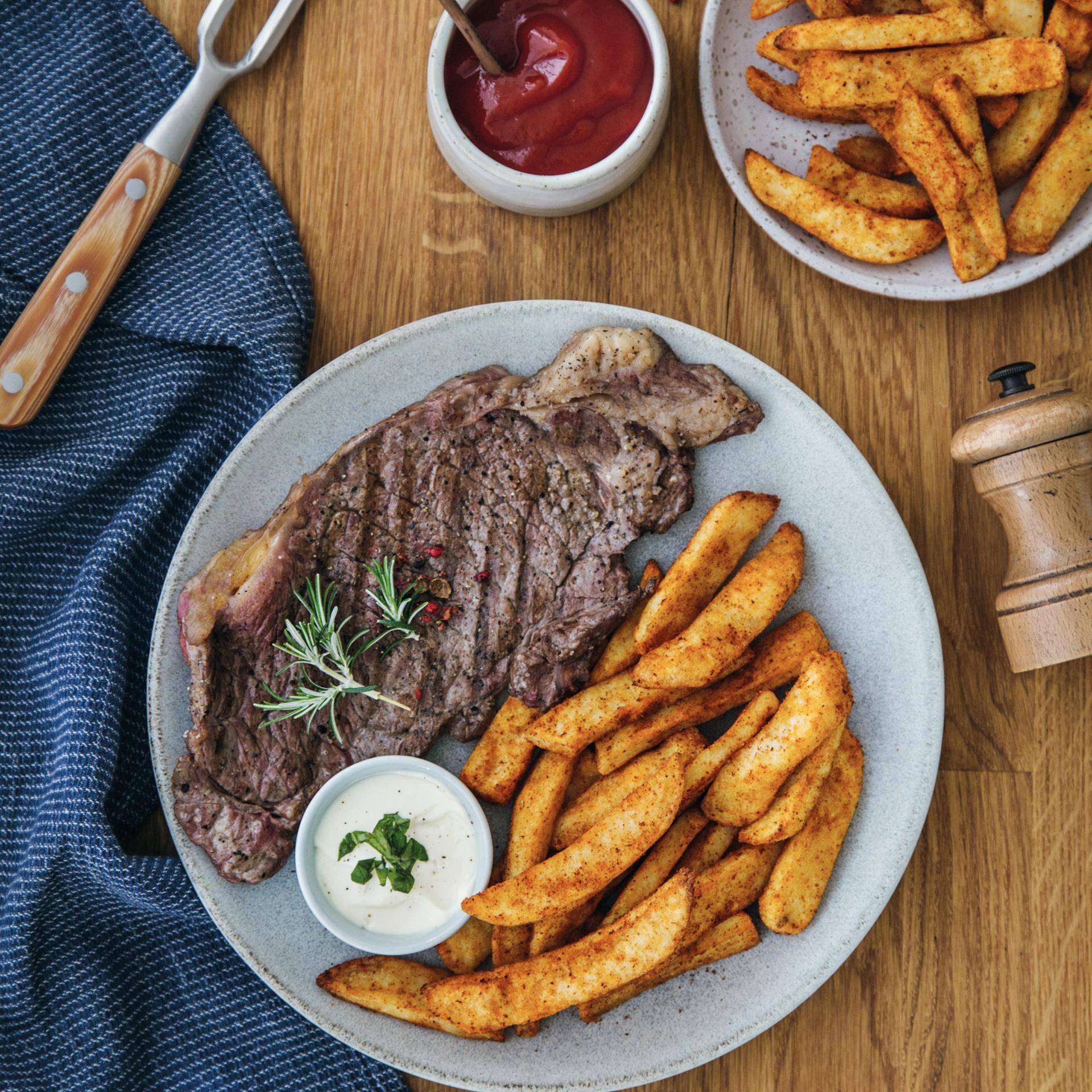 Bifes grelhados com batatas fritas congeladas - Receita Dual EasyFry&Grill | Moulinex