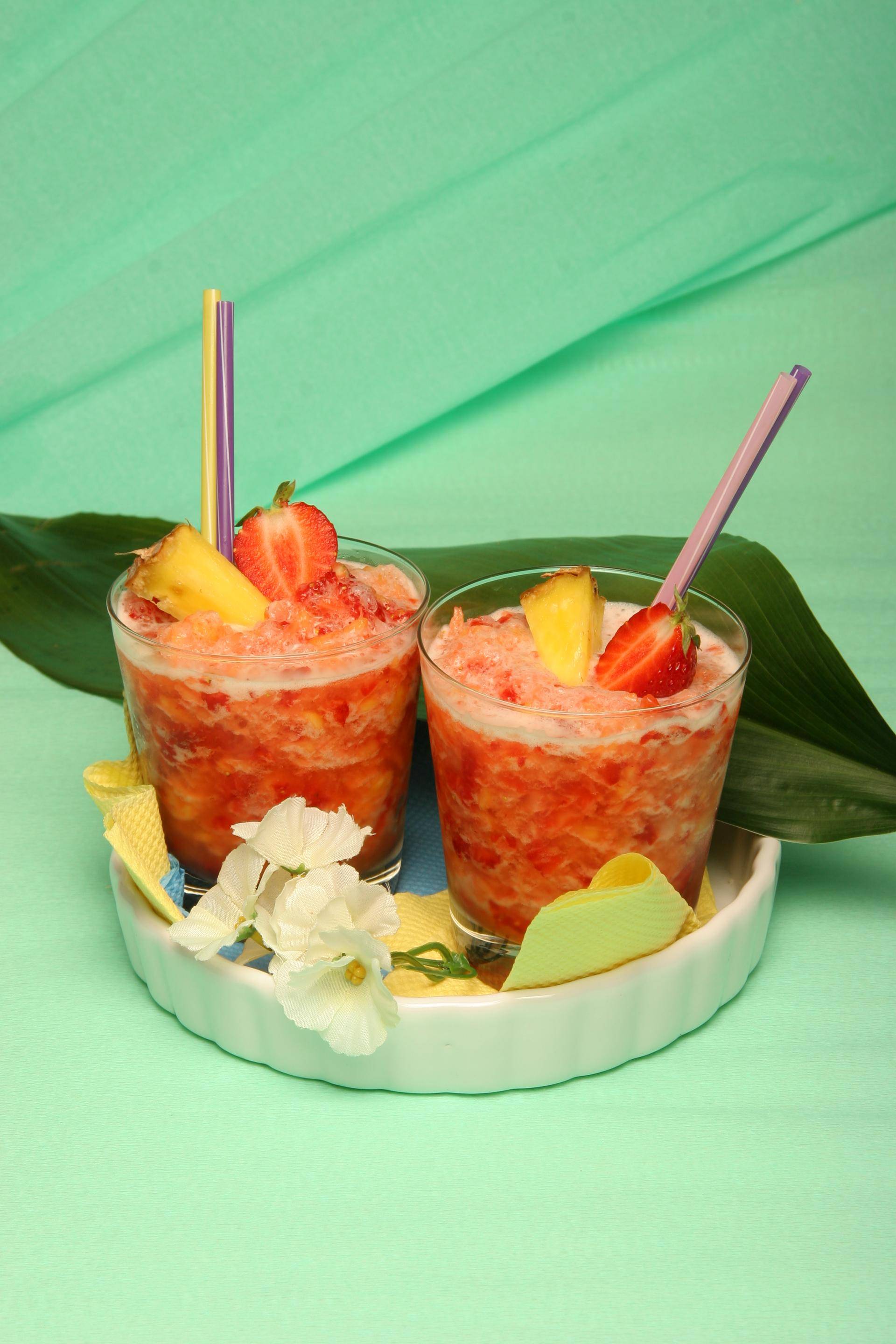 Caipirinha de ananás e morangos - Receita Companion | Moulinex
