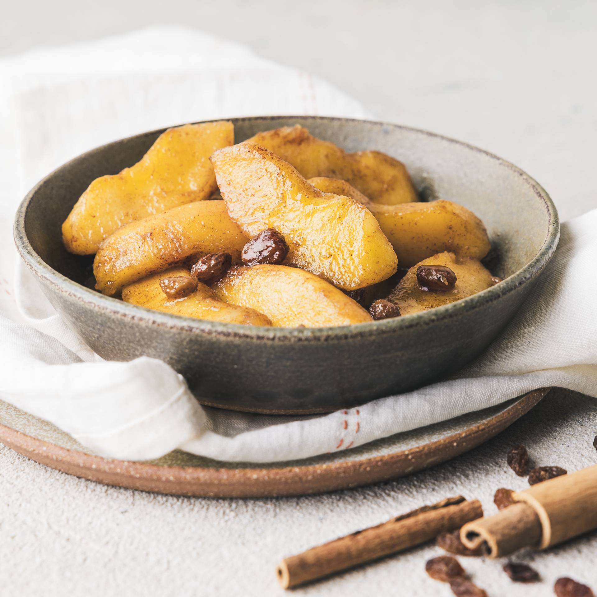 Maçãs cozidas sous vide com canela - Receita Companion NEO | Moulinex