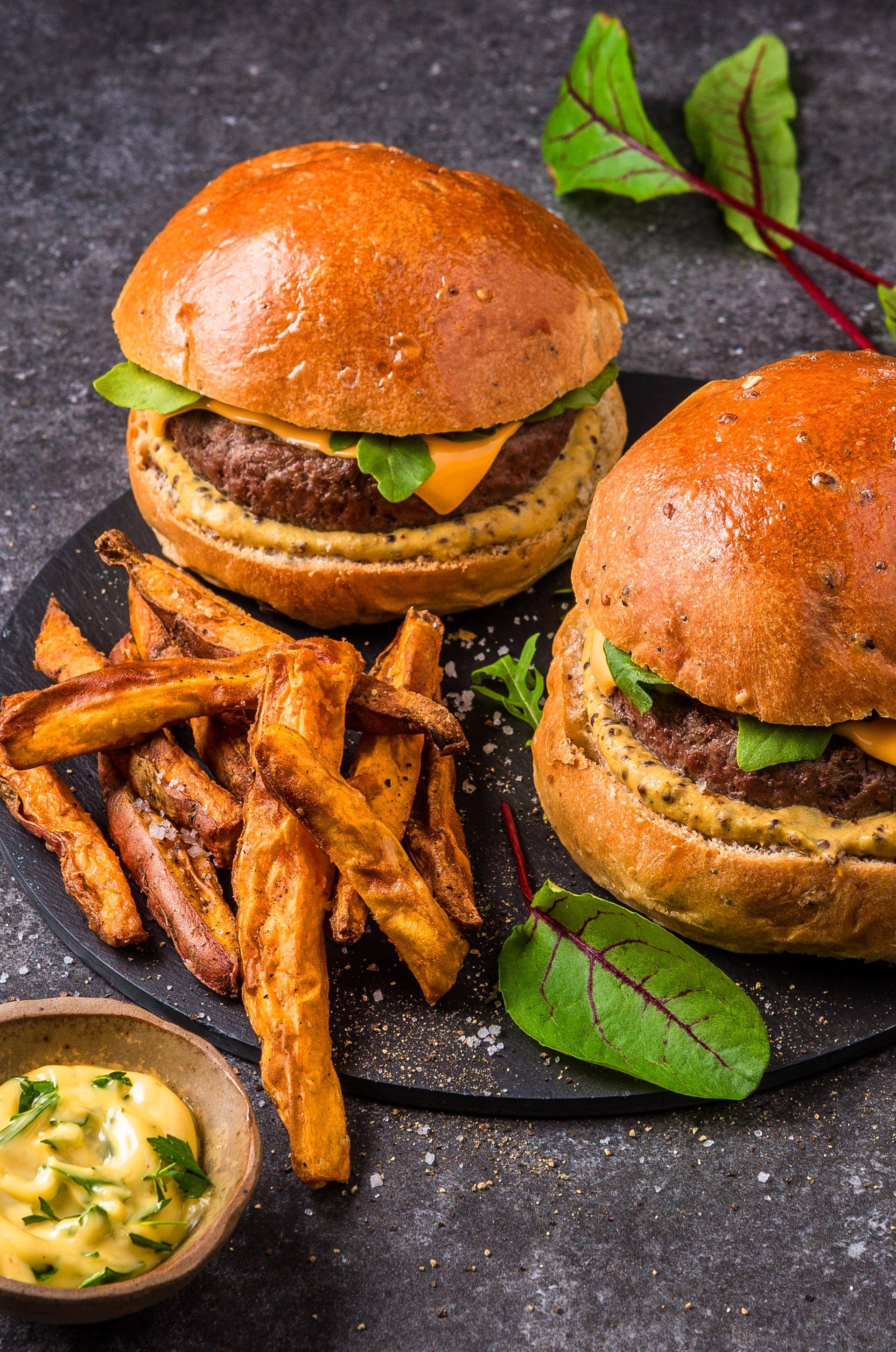 Hambúrguer e batata-doce frita - Receita EASY FRY OVEN & GRILL 9 in 1 | Moulinex
