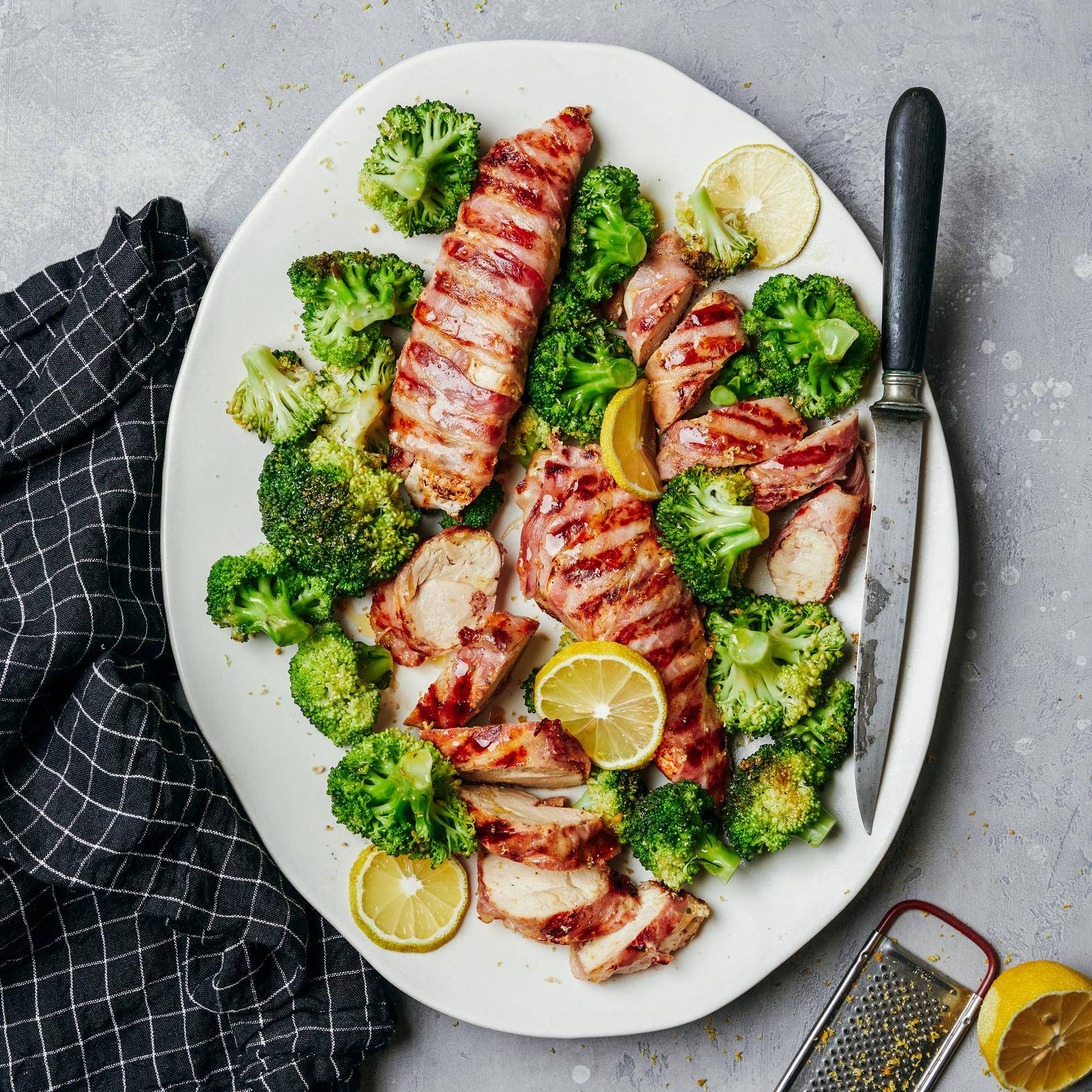 *Bacon-wrapped roast chicken and broccoli with garlic and lemon - Receita OptiGrill 2in1 | Moulinex