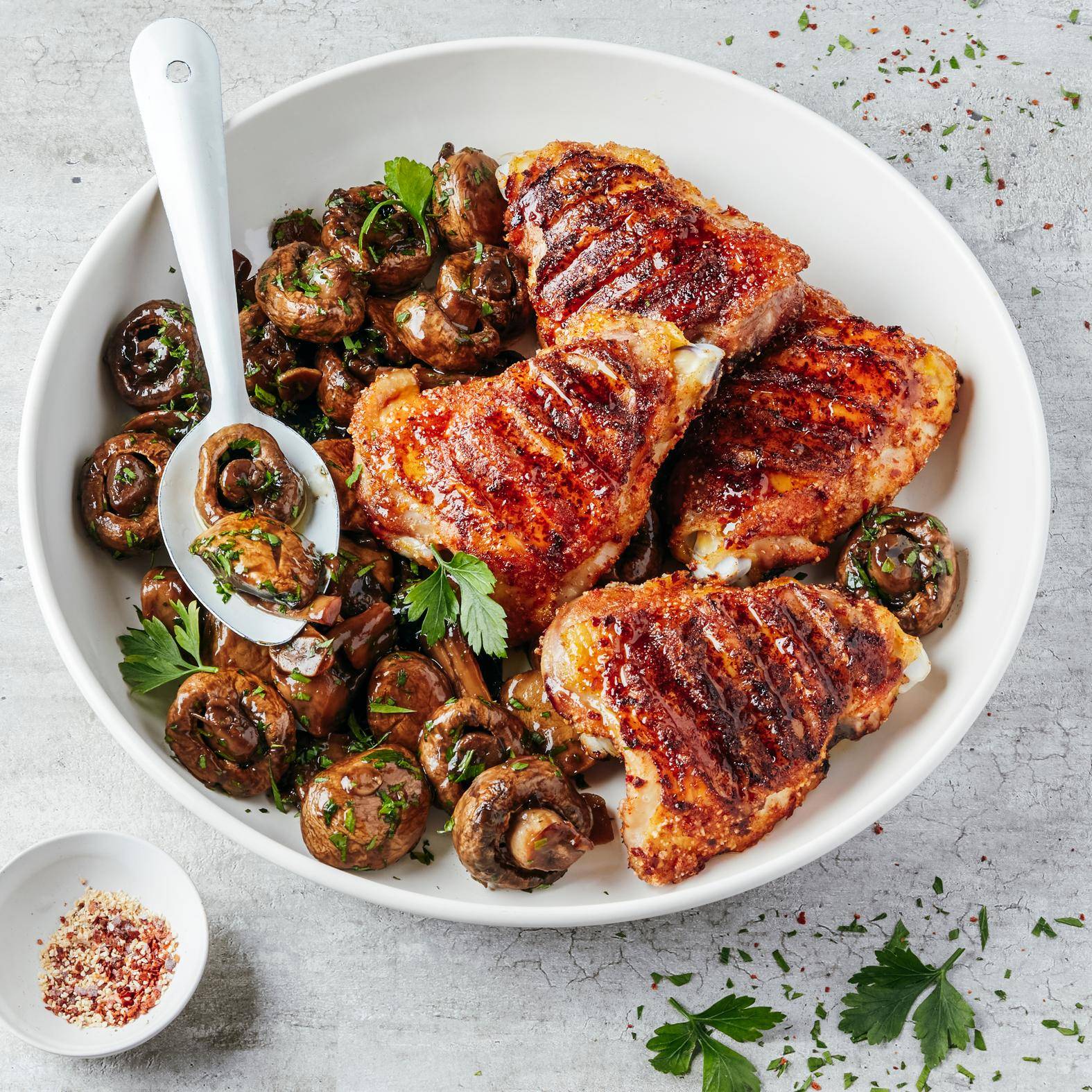 Frango grelhado e cogumelos assados com alho e vinagre balsâmico - Receita OptiGrill 4in1 | Moulinex