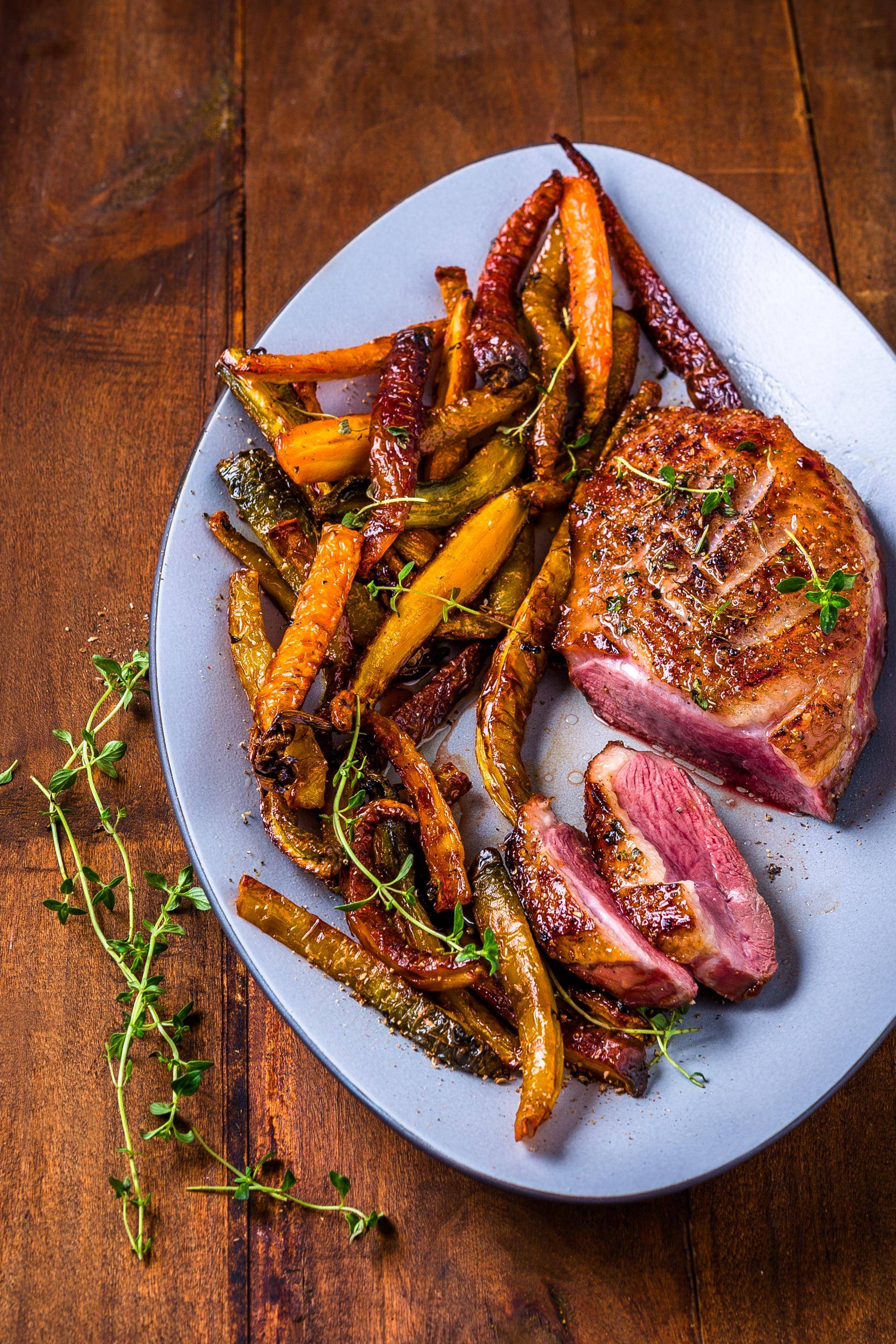Peito de pato com mel, alecrim e cenouras - Receita EASY FRY OVEN & GRILL 9 in 1 | Moulinex