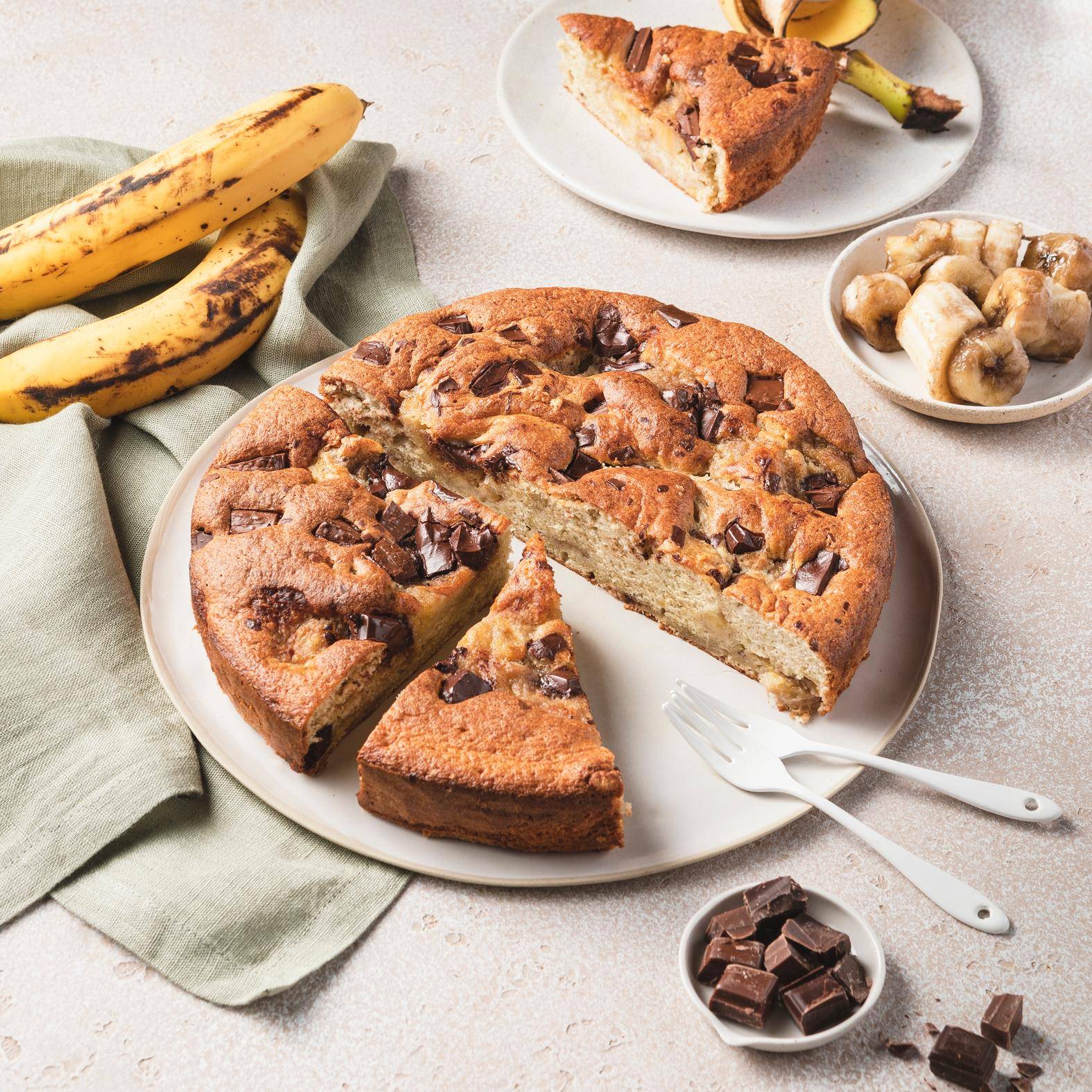 Bolo fofo de banana e chocolate - Receita Companion | Moulinex