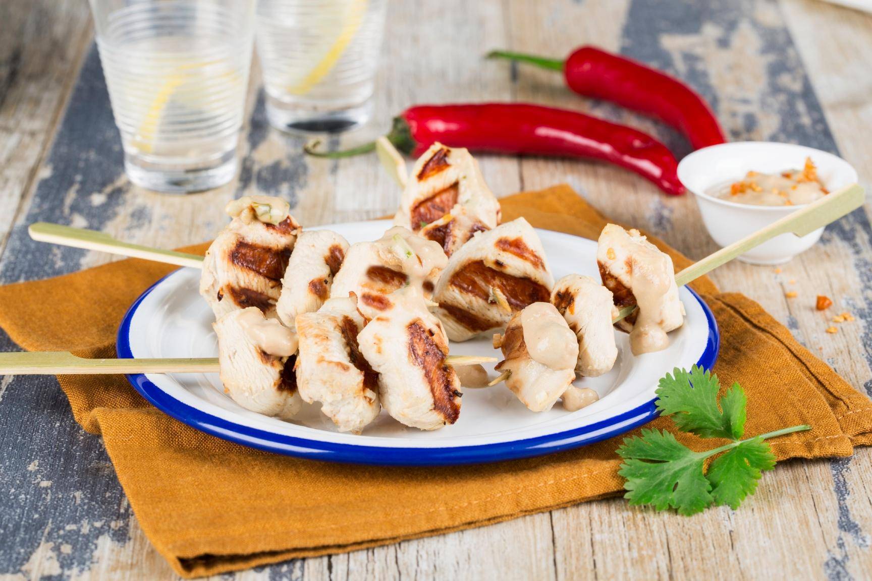 Espetadas de frango com molho Satay - Receita undefined | Moulinex