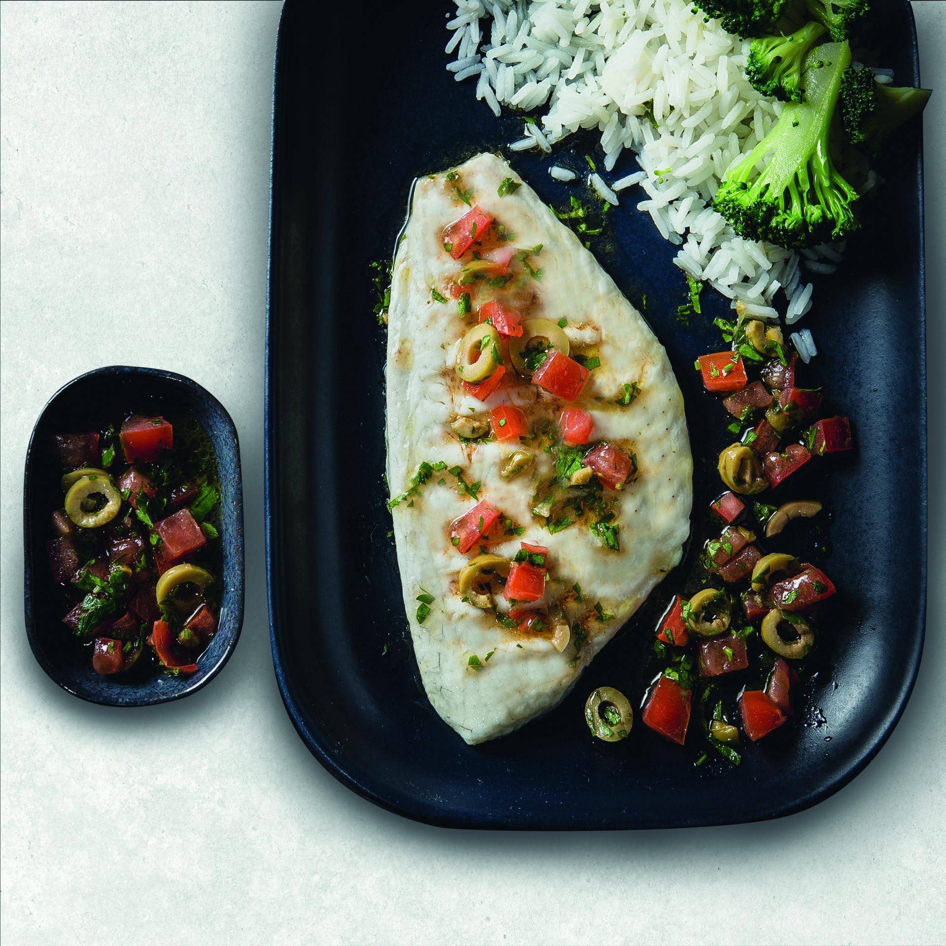 Dourada grelhada com tomate e azeitonas - Receita undefined | Moulinex