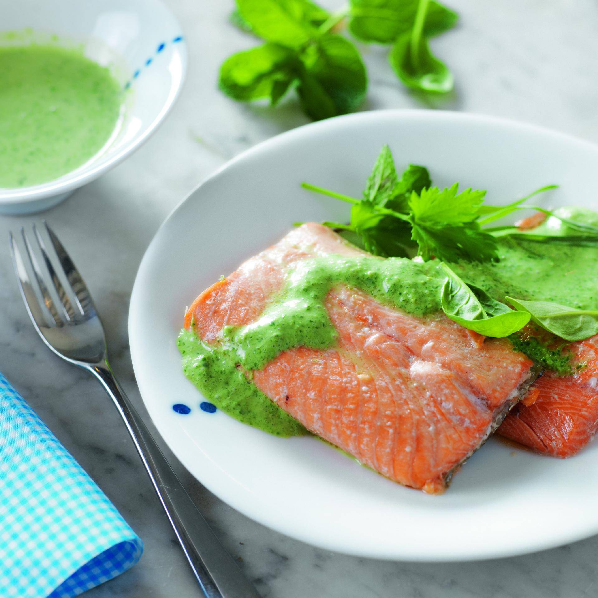 Truta salmonada com molho verde - Receita Companion | Moulinex