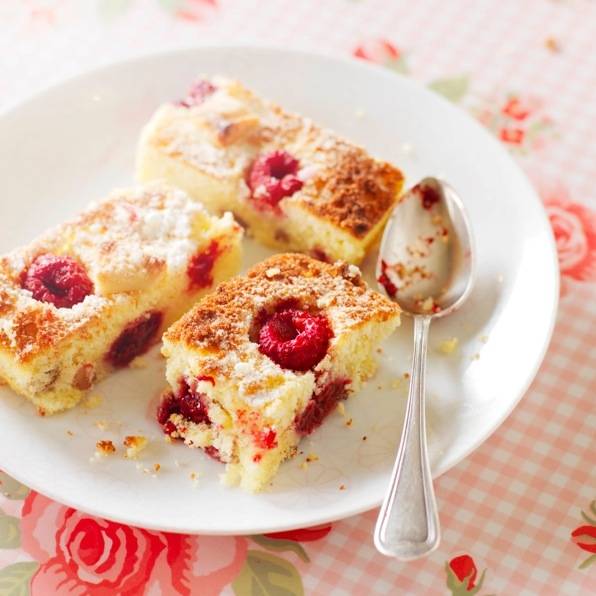 Bolo de chocolate branco com frutos vermelhos - Receita Companion | Moulinex