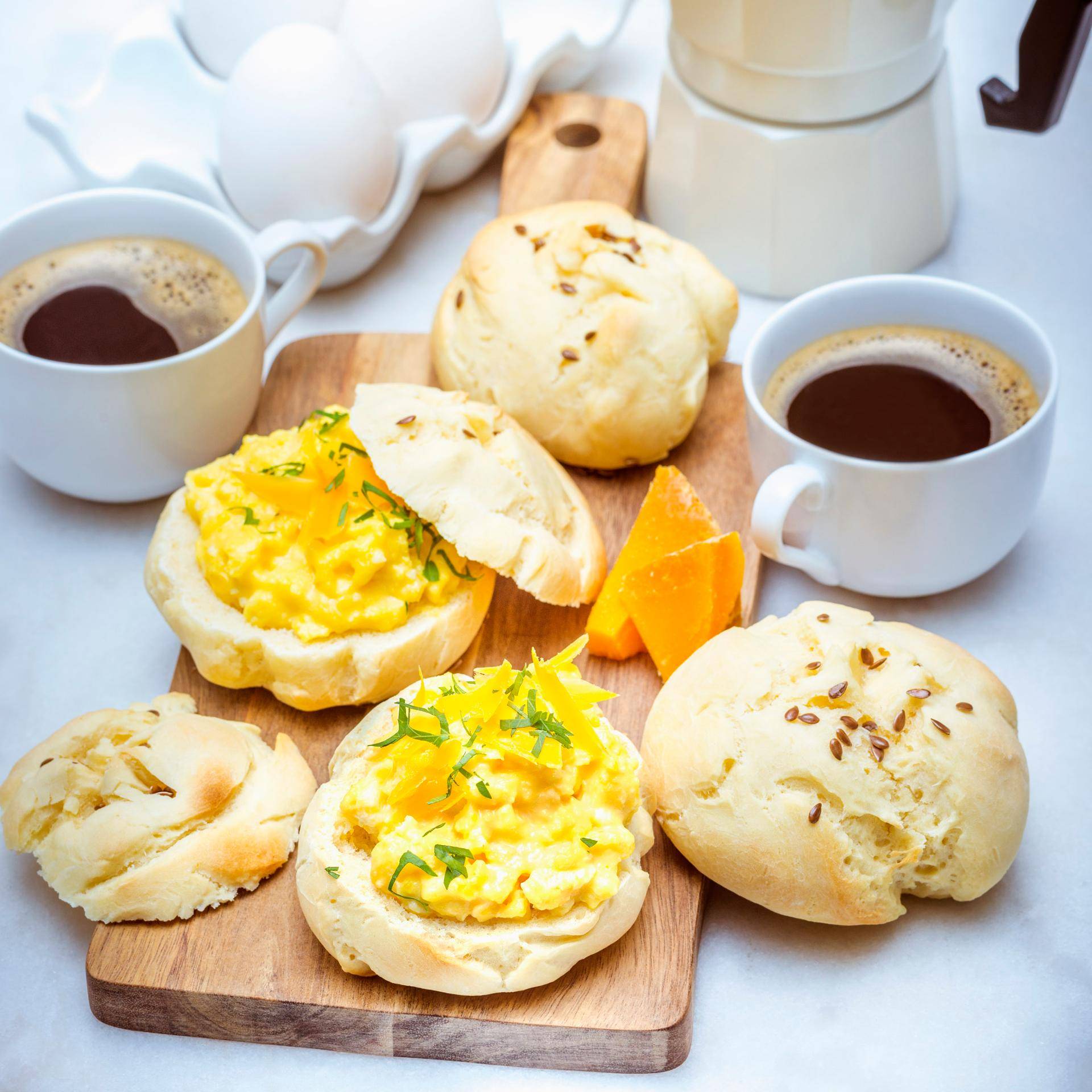 Ovos mexidos com queijo flamengo e pãezinhos - Receita Companion Connect | Moulinex