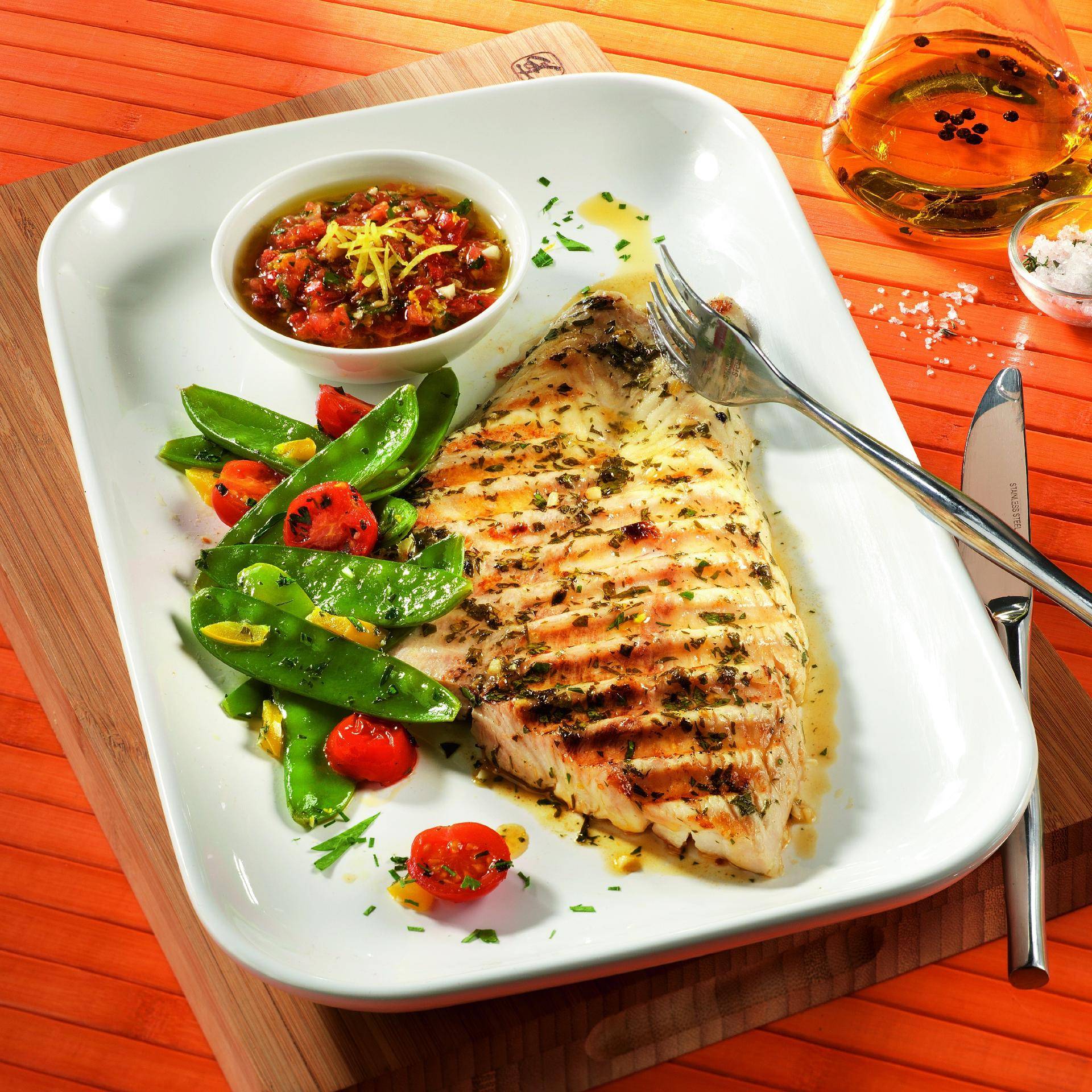 Dourada do mar grelhada com tomate e azeitonas - Receita EASY FRY & GRILL 2 in 1 DIGITAL | Moulinex