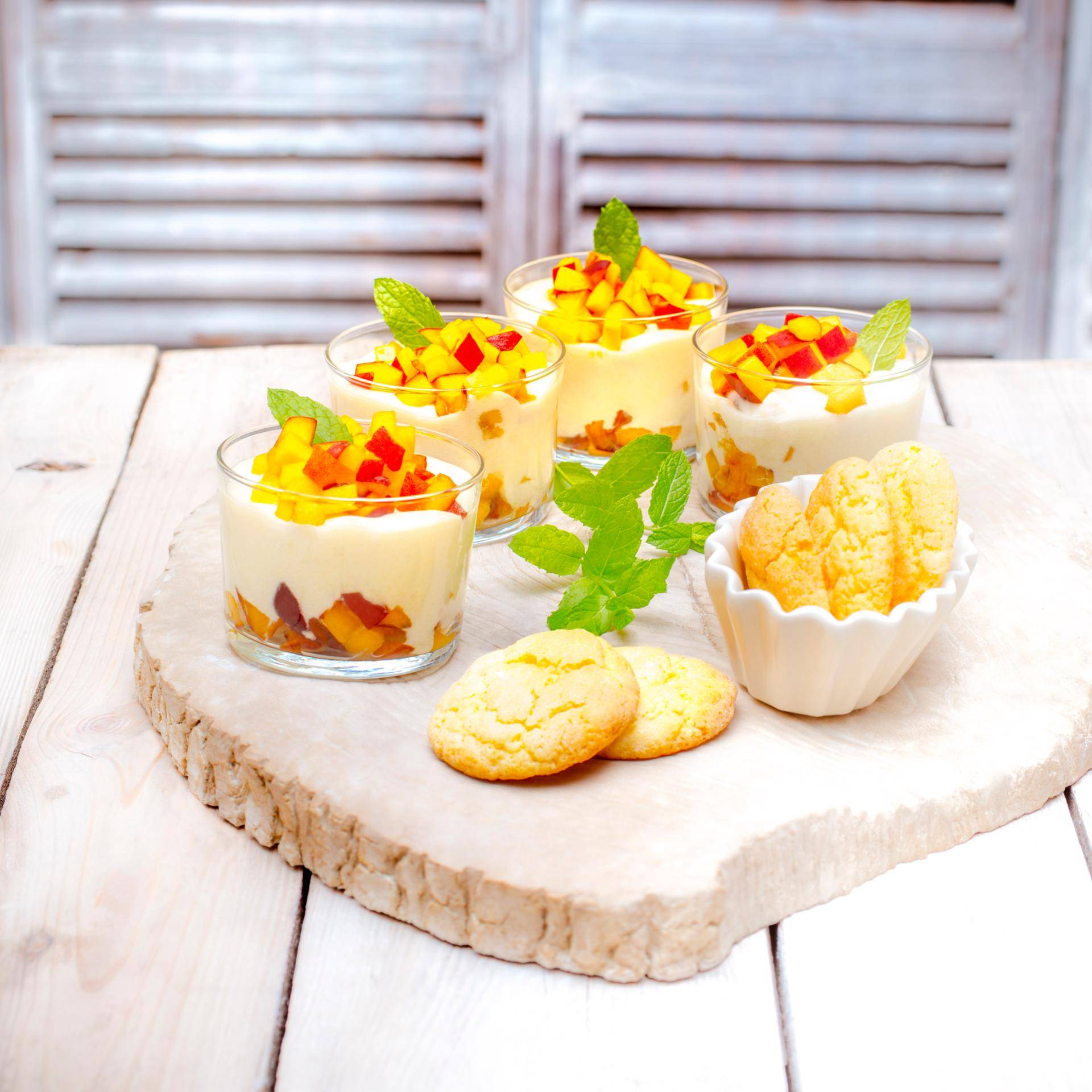 Mousse de pêssego com mascarpone e biscoitos de amêndoa - Receita Companion Connect | Moulinex