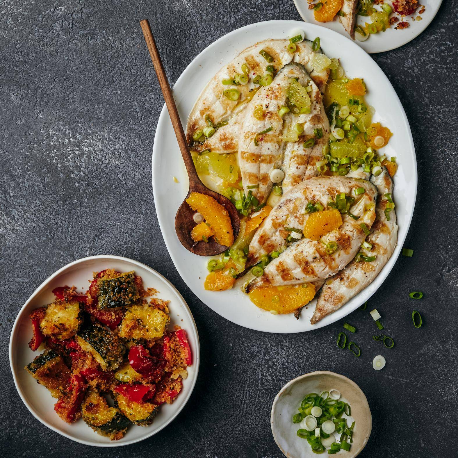 Filetes de carapau grelhados com citrinos e legumes estaladiços - Receita OptiGrill 2in1 XL | Moulinex