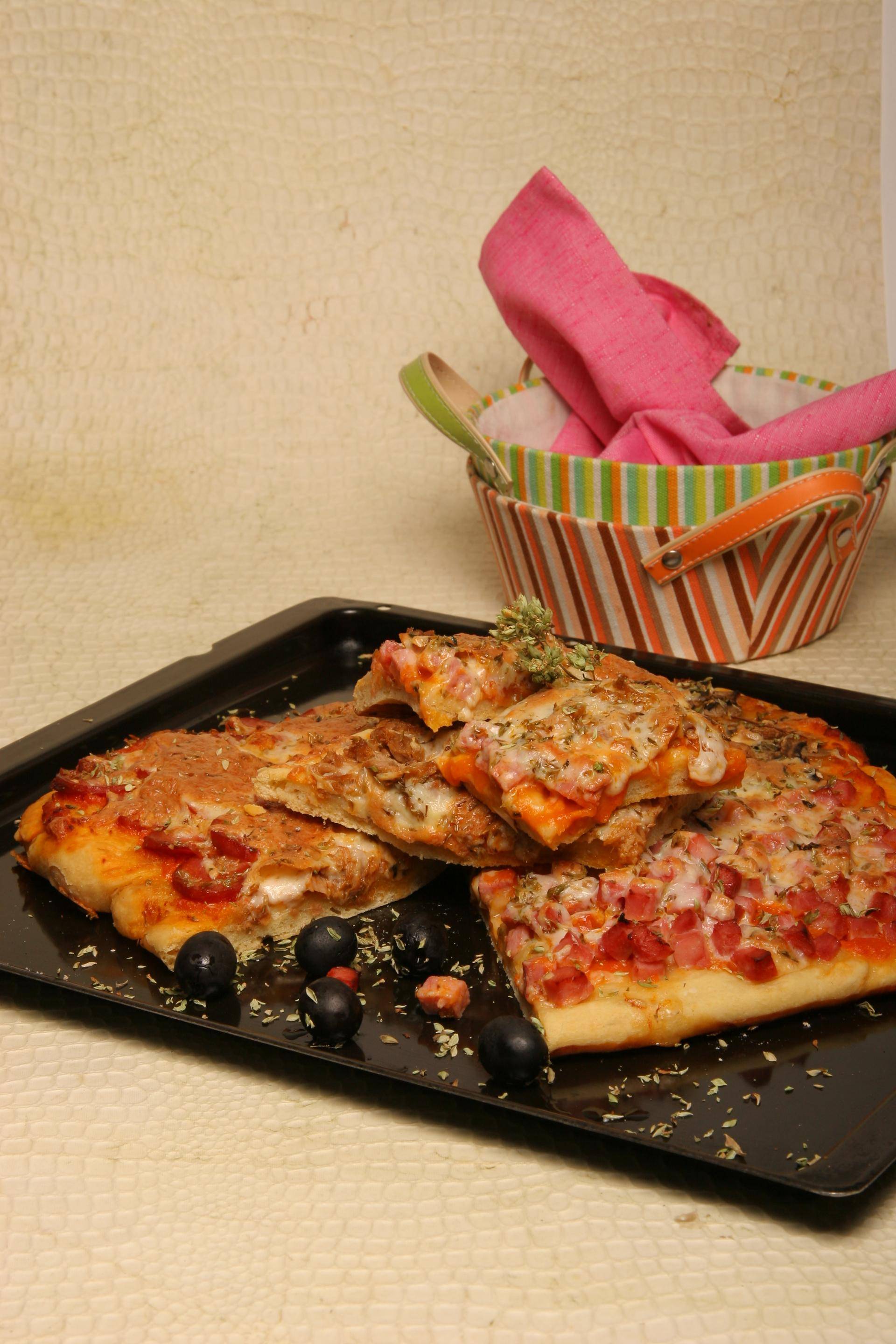 Pizza quatro estações - Receita Companion | Moulinex